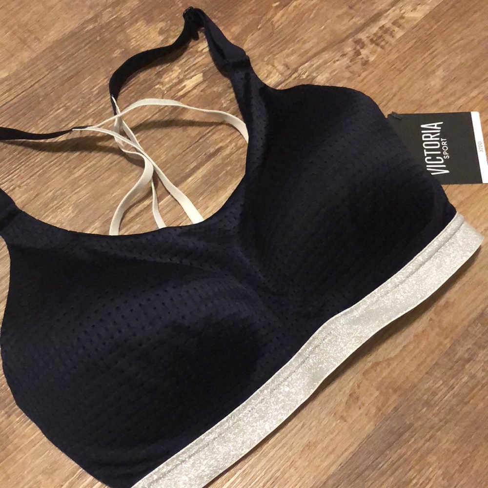 {Victoria’s Secret} Sports Bra.